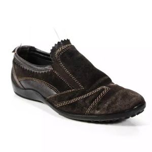 TODS DARK BROWN SUEDE EMBROIDERED SLIP ON SIZE 5